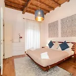 Pantheon 2 - Large In The Hearth Of A Apartment *